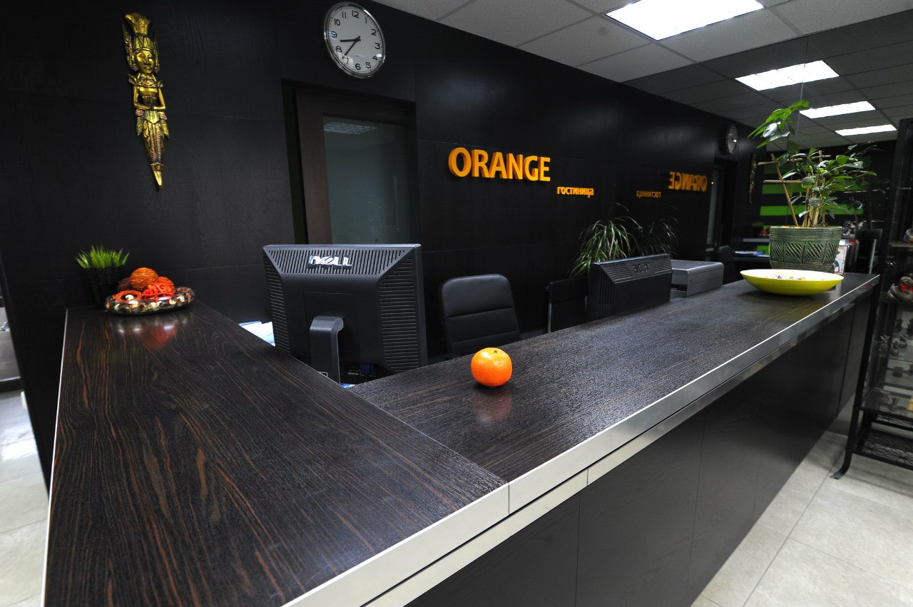 Ресепшен и холл отеля Orange Green